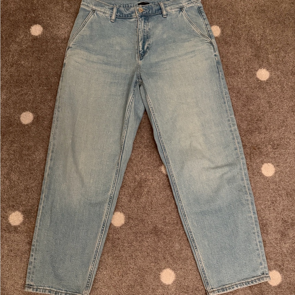 Uniqlo Men's Relaxed Light Blue Jeans
